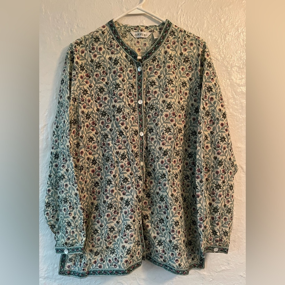 Orvis green paisley/floral print long sleeve button up front tunic blouse; L
